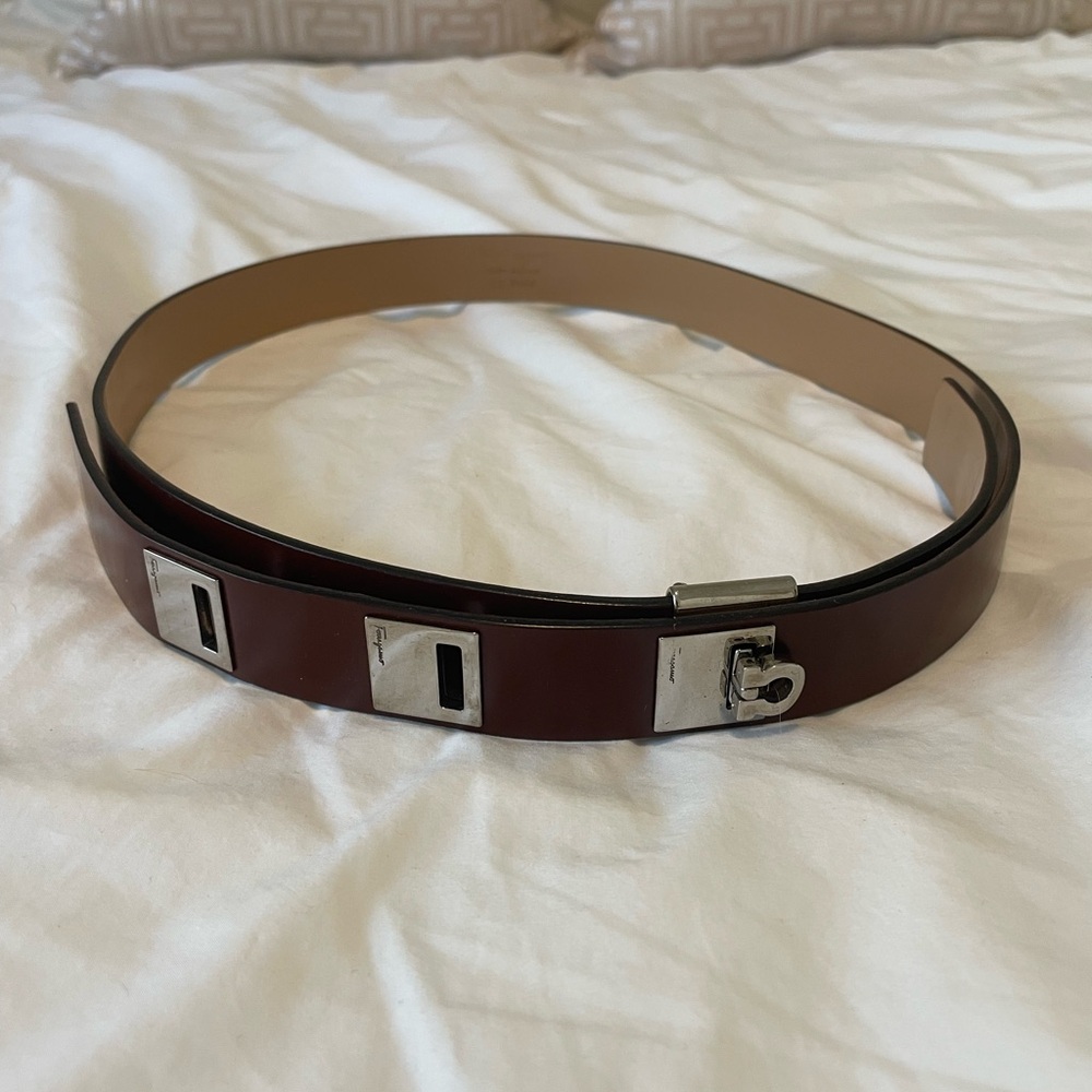 Salvatore Ferragamo Burgundy Latch Waist Belt